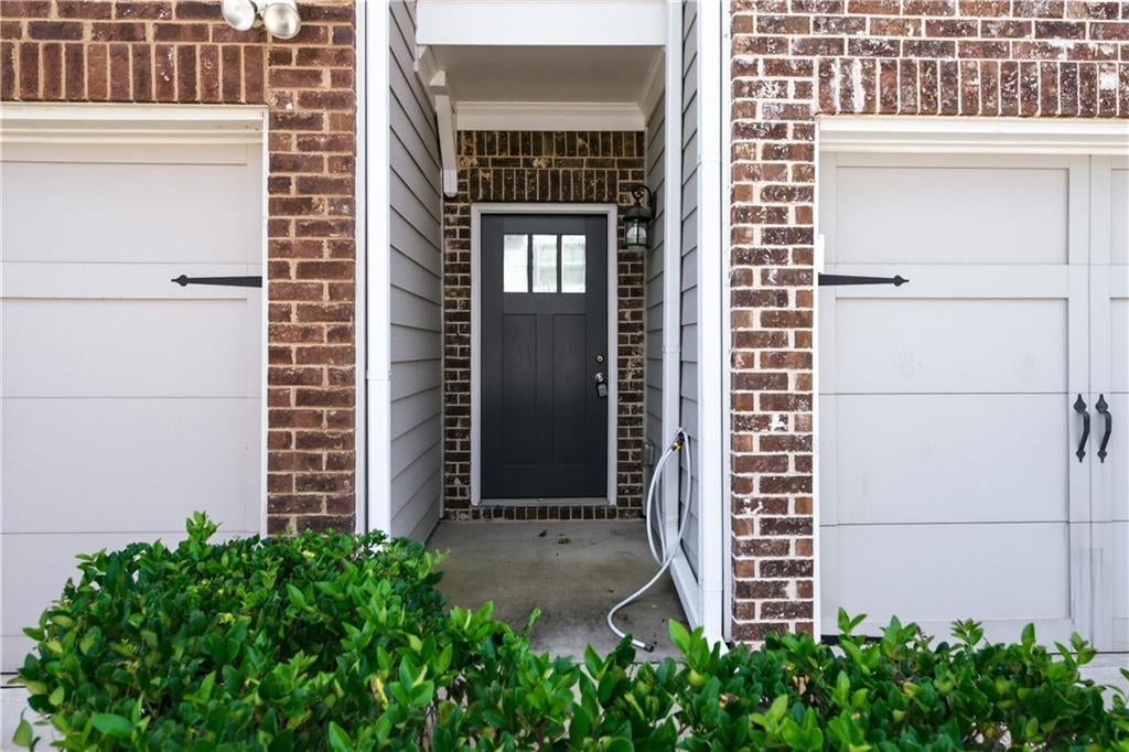 5825 Radford Loop