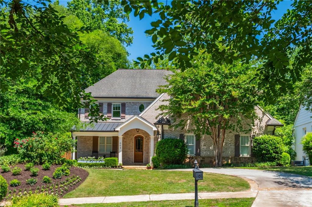 664 Cumberland Circle NE