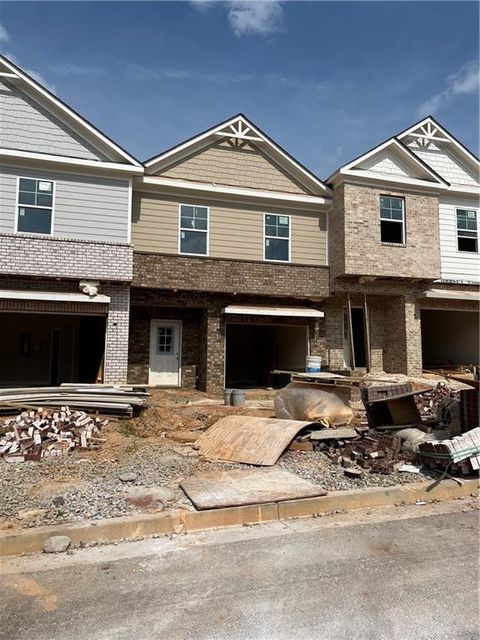 Townhouse For Sale - 41 Creekside Commons Drive<br/> Hoschton, GA 30548