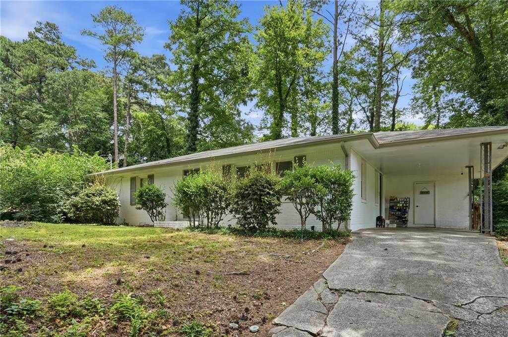581 Meadowbrook Drive SE