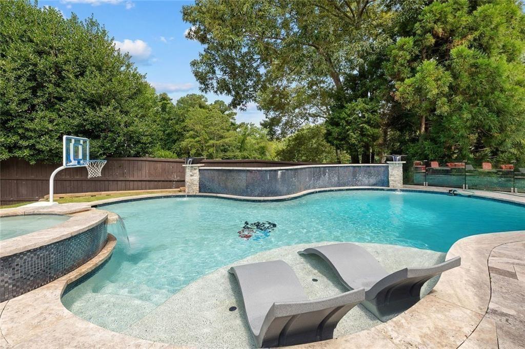 Broadwell Manor - Residential