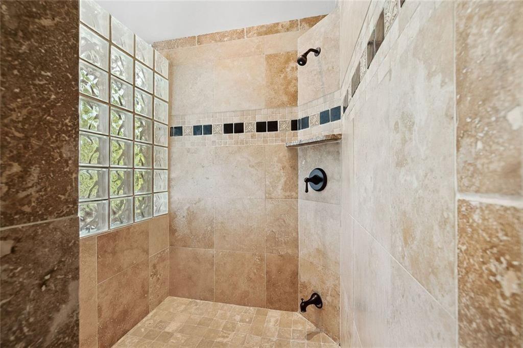 Broadwell Manor - Residential