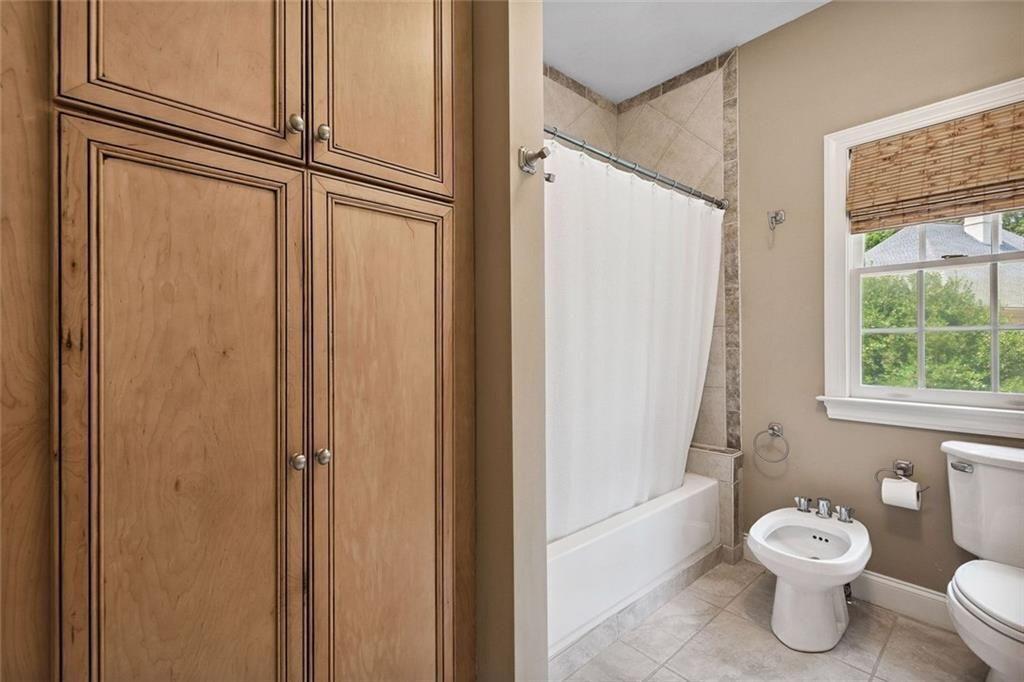 Broadwell Manor - Residential