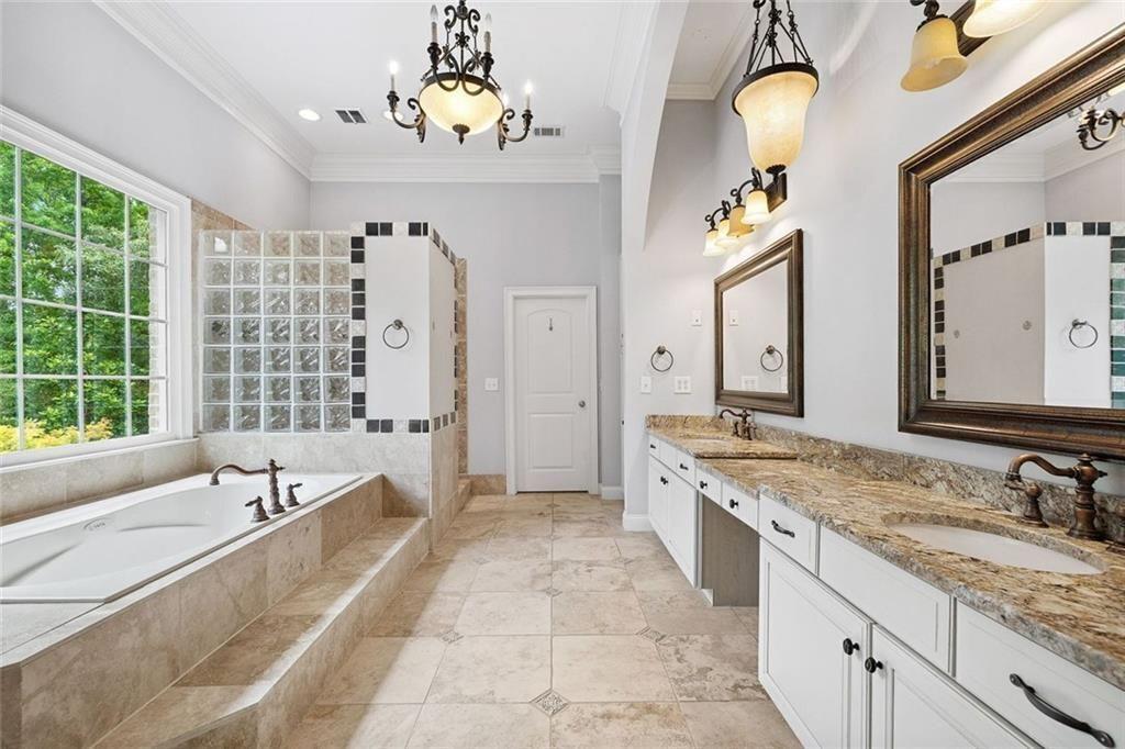 Broadwell Manor - Residential