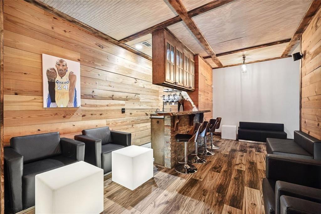 Broadwell Manor - Residential