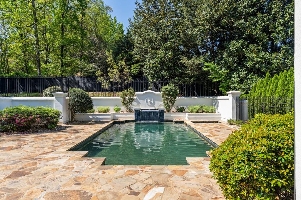725 Riley Place, Atlanta, Georgia image 2