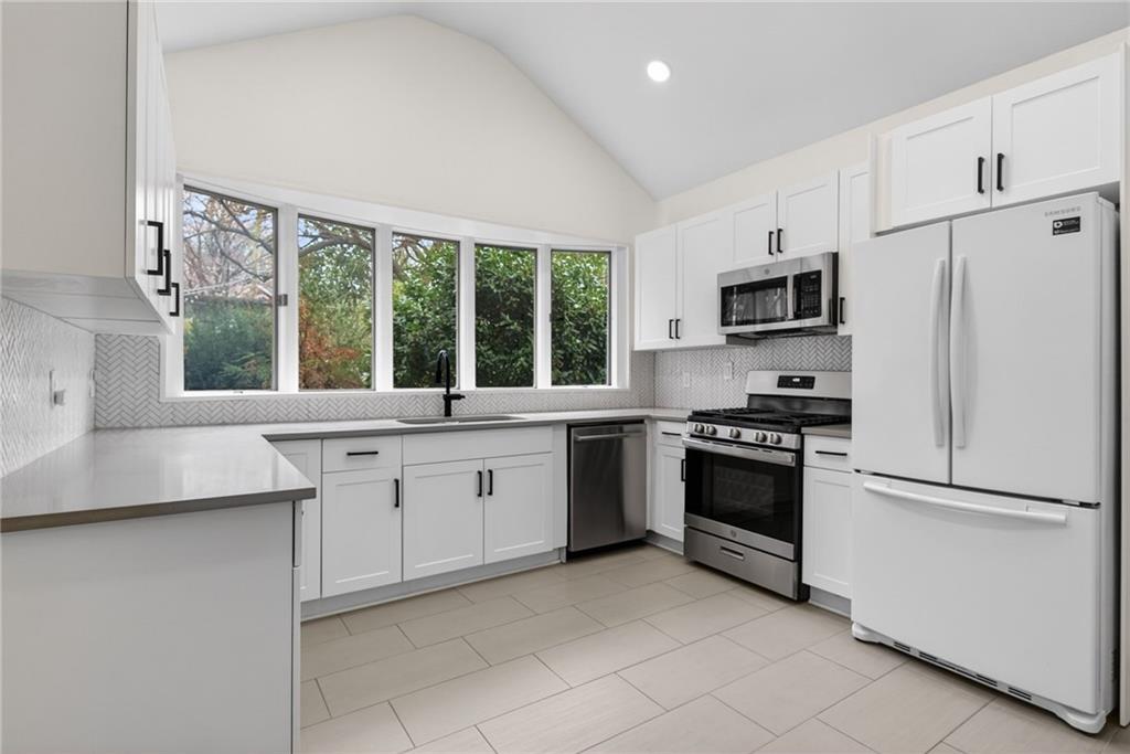 827 Virgil Street NE