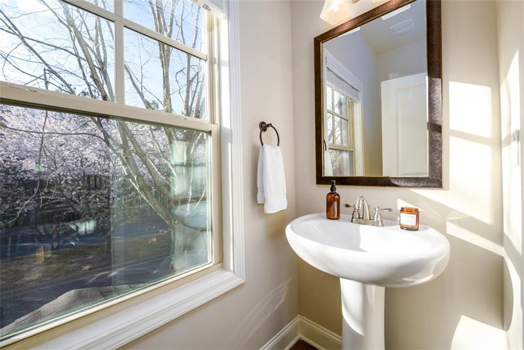 1560 Baygreen Road, Suwanee, Georgia image 7