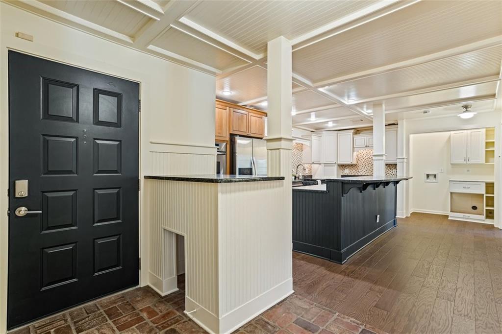 706 Barrington Hills Drive, Atlanta, Georgia image 4