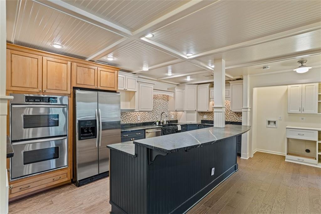706 Barrington Hills Drive, Atlanta, Georgia image 5