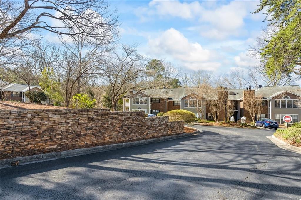 706 Barrington Hills Drive, Atlanta, Georgia image 35