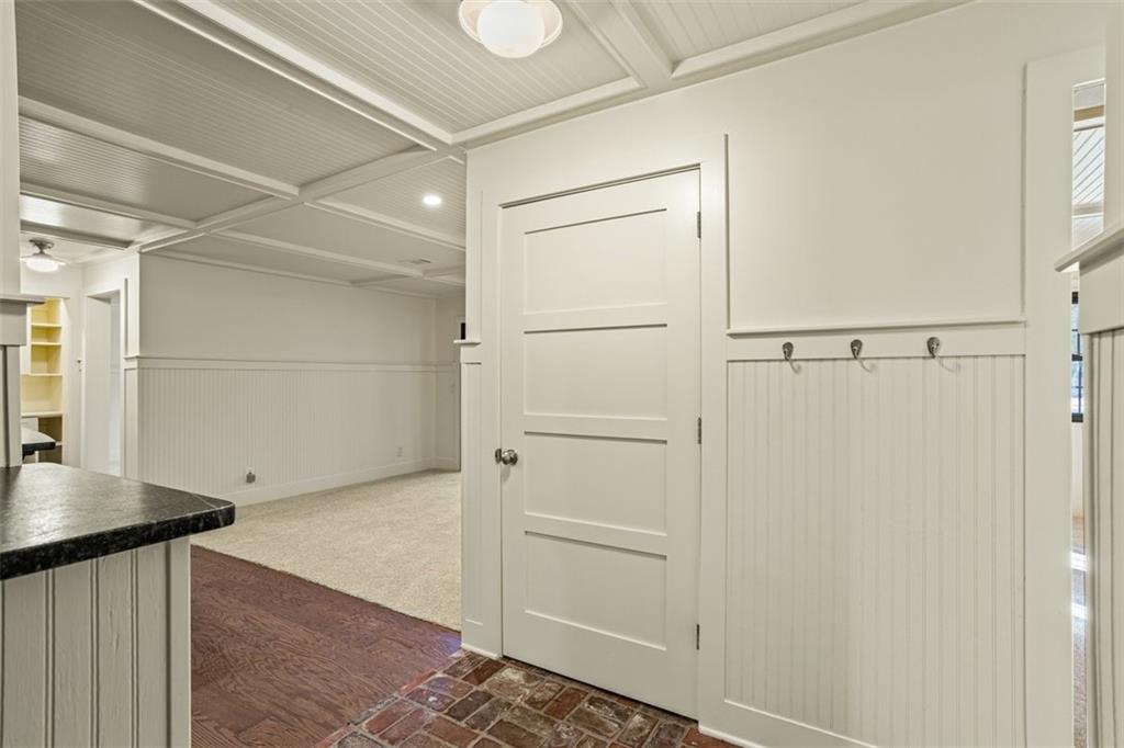 706 Barrington Hills Drive, Atlanta, Georgia image 3