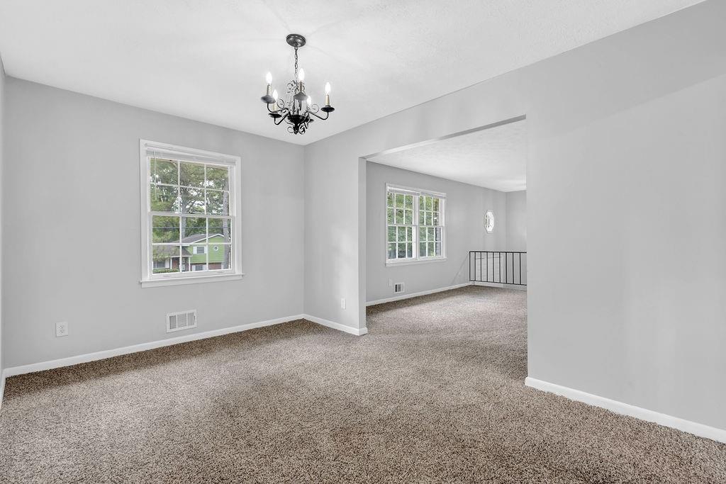 6307 Thornhedge Drive, Riverdale, Georgia image 8