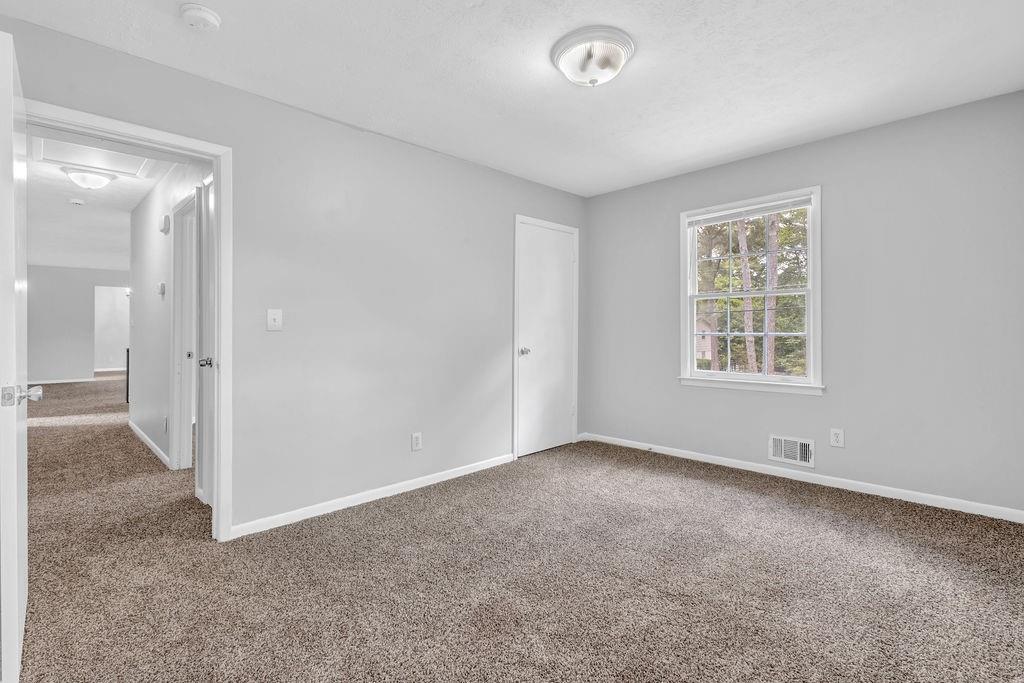 6307 Thornhedge Drive, Riverdale, Georgia image 23