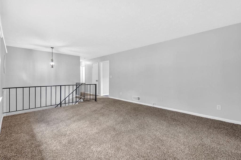 6307 Thornhedge Drive, Riverdale, Georgia image 5