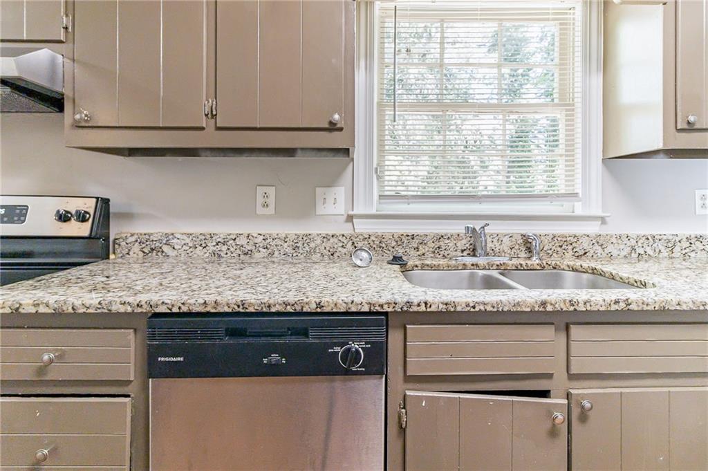 6330 Phillips Place, Lithonia, Georgia image 4