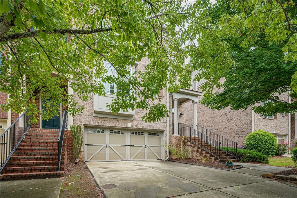 3880 Fairhill Point
