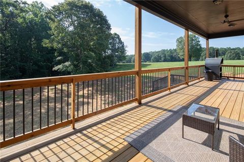 A home in Dawsonville