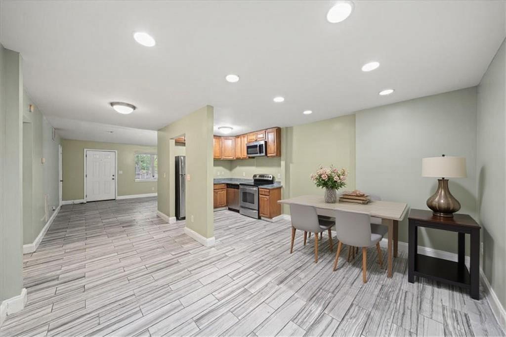 3087 Colonial Way J