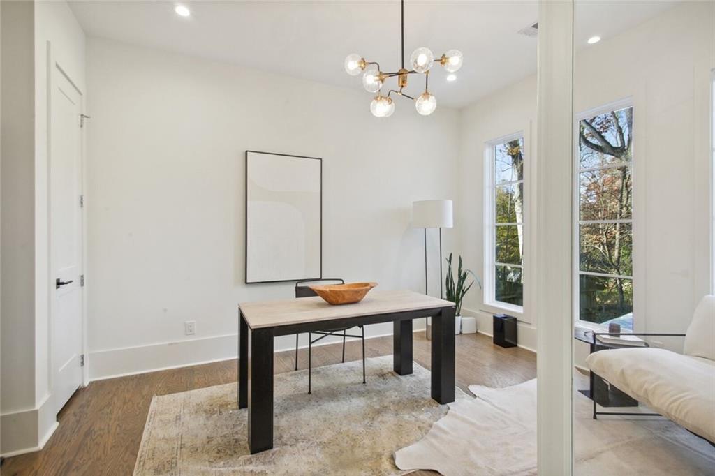 3041 Parkridge Drive NE