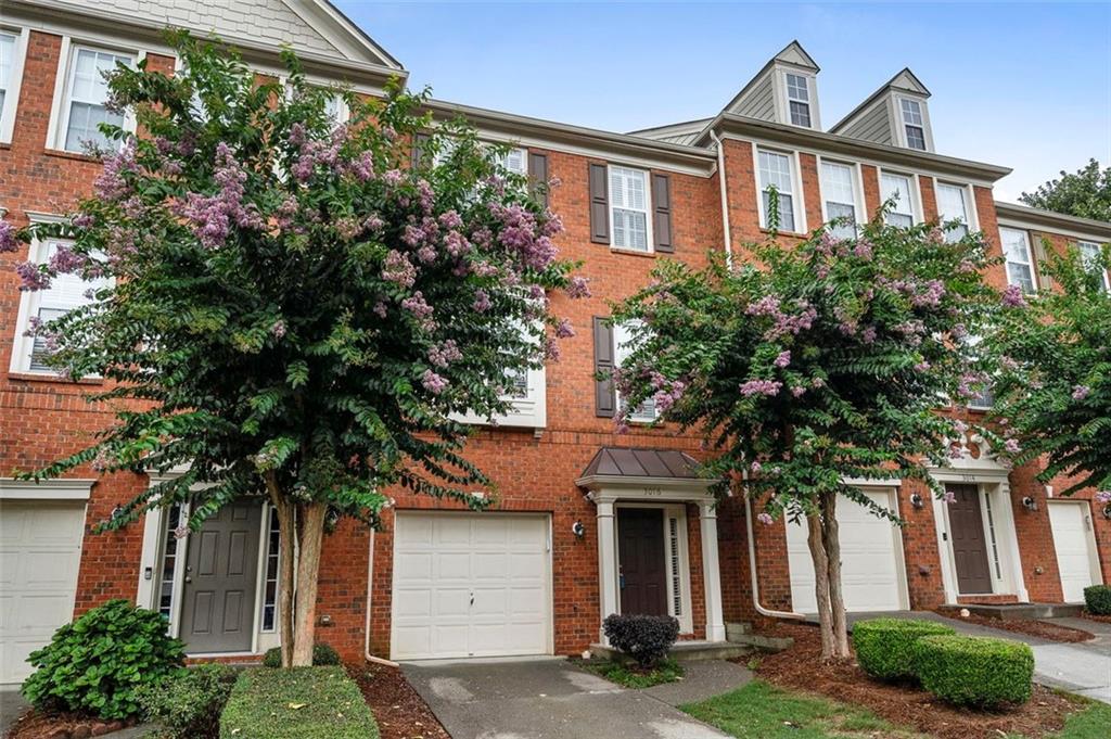 3016 GLENDOWER Way