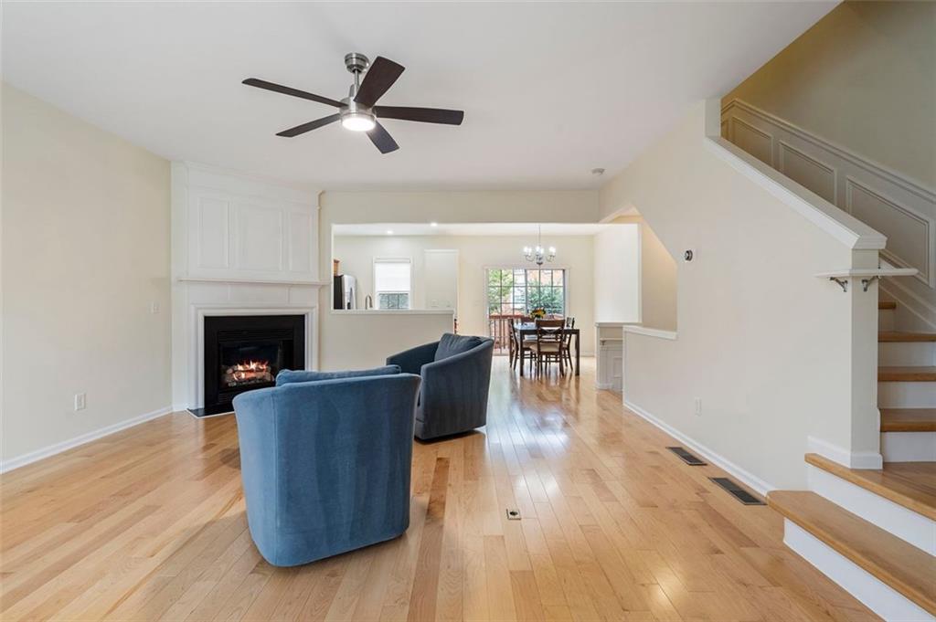 3016 GLENDOWER Way