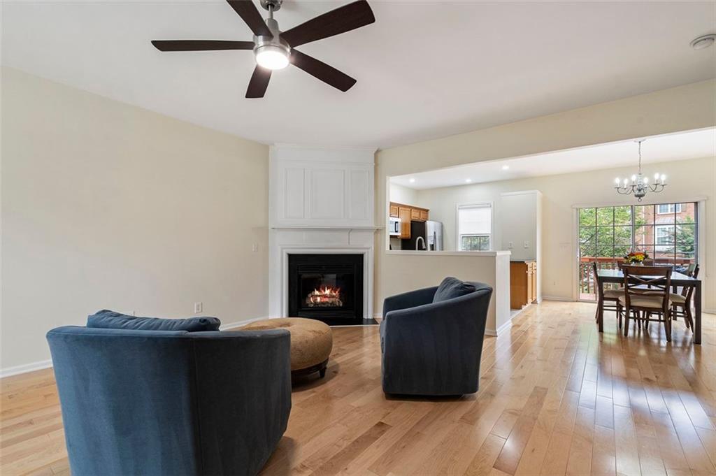3016 GLENDOWER Way