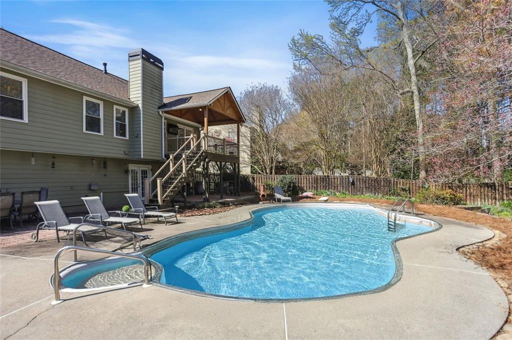 2598 Abbotts Glen Drive, Acworth, Georgia image 2