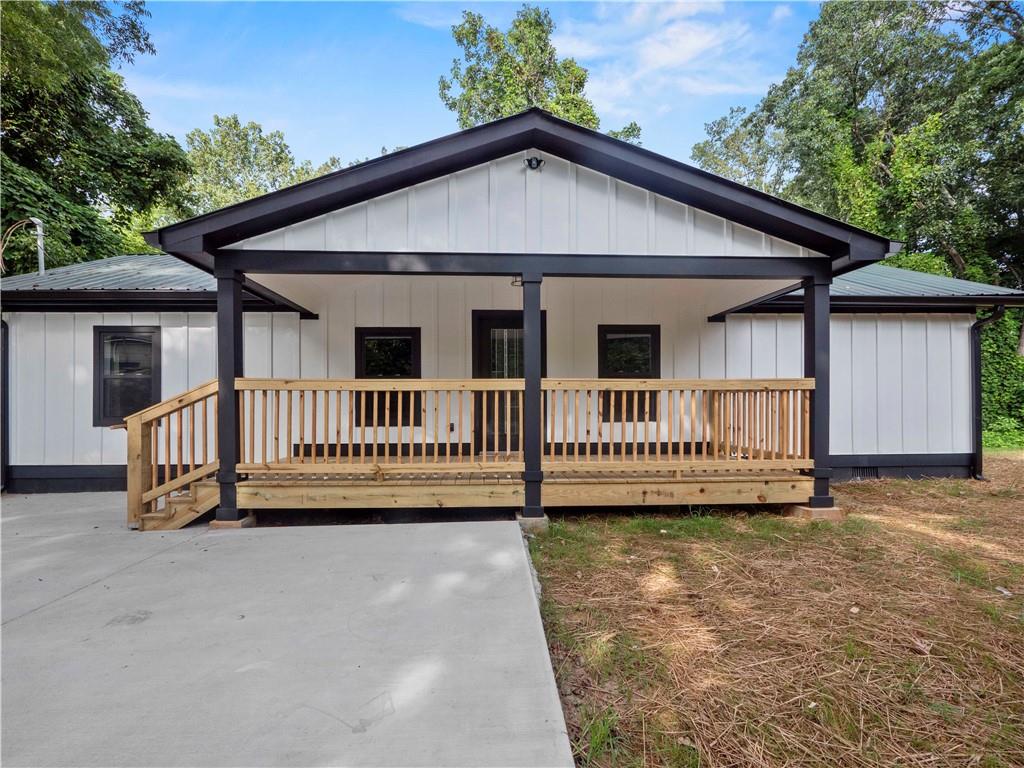 **Fully Renovated 3BR/2BA Home on Nearly an Acre – Minutes from I-985!**
Step into modern comfort with this beautifully renovated 3-bedroom, 2-bath home located just minutes from I-985. Sitting on nearly an acre of land, this move-in-ready property offers the perfect blend of convenience, space, and peace of mind.
Enjoy brand-new upgrades throughout, including a **new septic system, HVAC, electrical, plumbing, and water heater**—all designed to give you worry-free living for years to come. The home also features a **brand-new driveway** with ample parking and outdoor space for entertaining, gardening, or just relaxing in your private backyard.
Inside, you’ll find a thoughtfully updated interior with spacious bedrooms, stylish bathrooms, and an open floor plan that flows seamlessly from room to room. Whether you're looking for your forever home or a solid investment, this property checks every box.
**Do not miss this rare opportunity** to own a fully updated home on a generous lot with unbeatable access to major highways, shopping, and schools. Schedule your showing today!