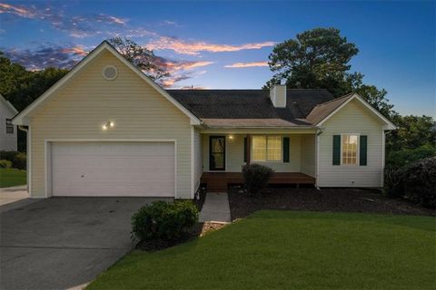 4827 Daintree Court Flowery Branch GA 30542