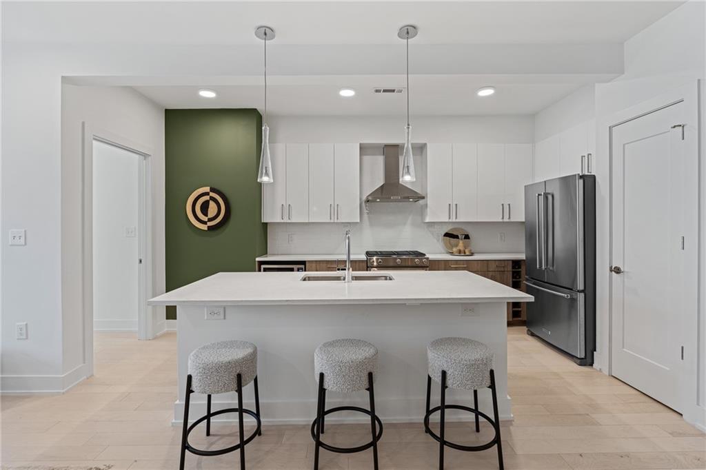 775 Juniper Street NE 404