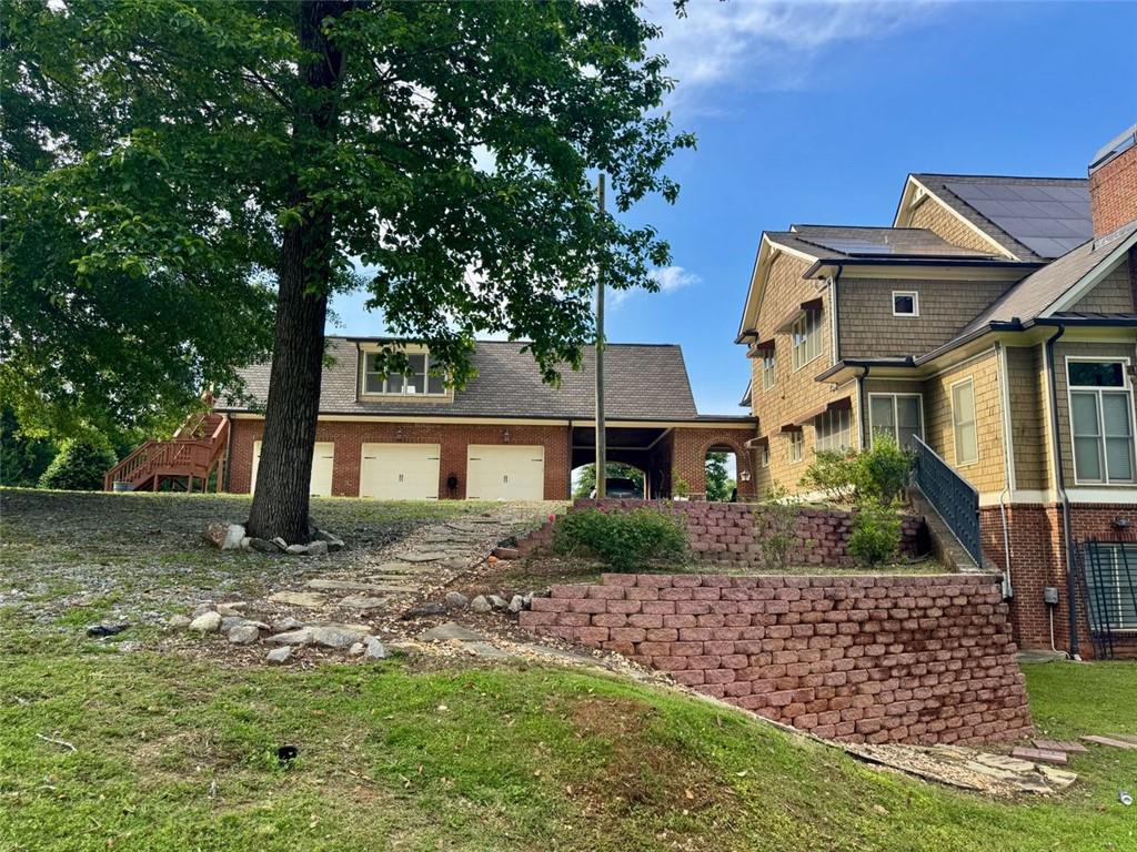 1695 WHITLEY Road