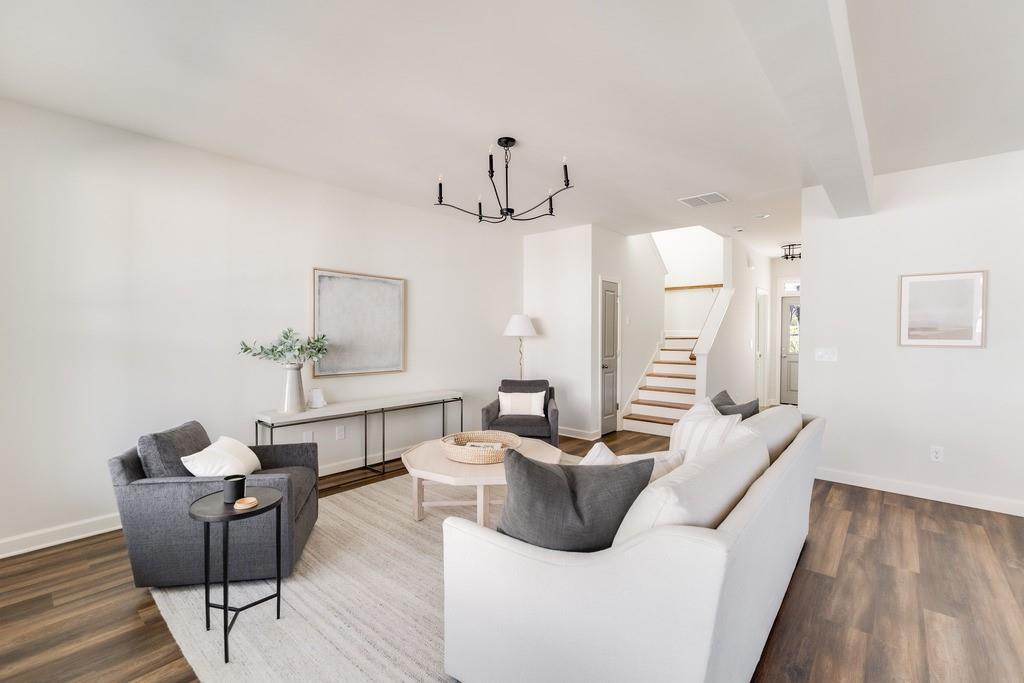3819 Cottage Circle