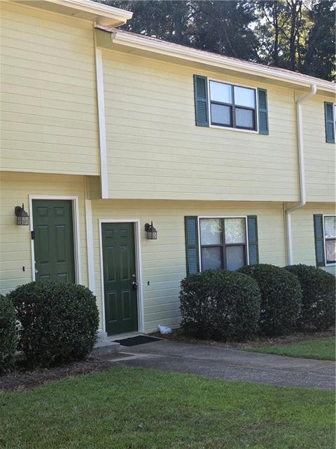 Multifamily For Rent - 8492 Pineland Drive Dr<br/> Jonesboro, GA 30238