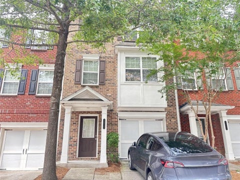 Townhouse For Rent - 2215 Landing Walk Drive<br/> Duluth, GA 30097