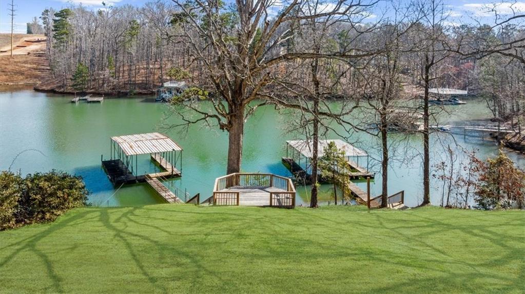6313 Shoreland Circle