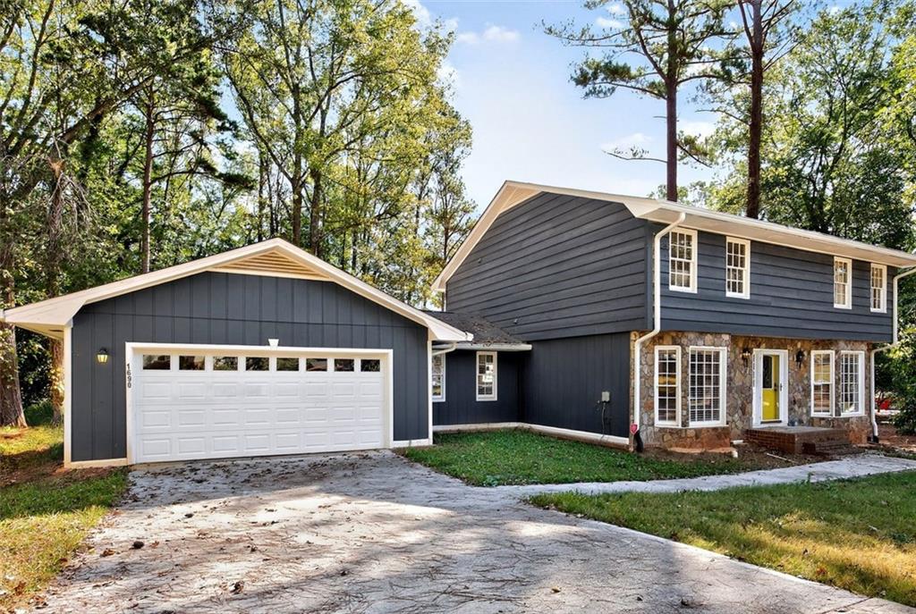 1690 Briarbend Court