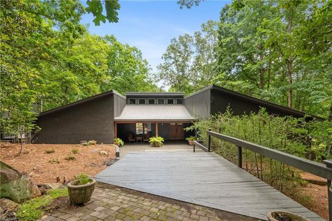 10775 SHALLOWFORD Road Roswell GA 30075