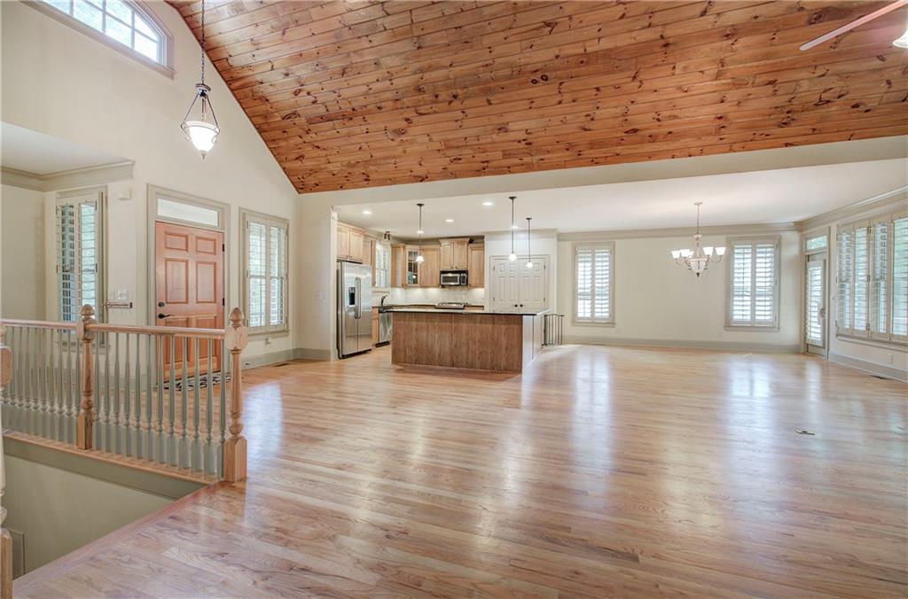270 Sleepy Hollow Circle