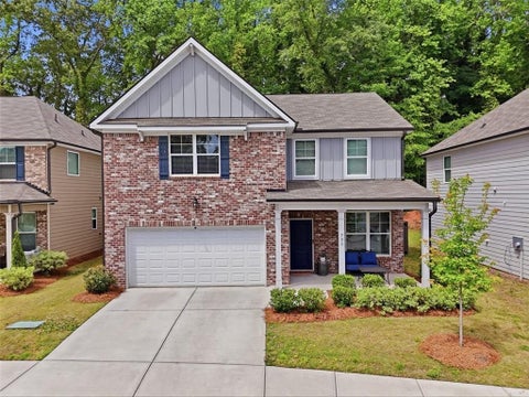 Homes For Sale - 731 River Gardens Drive<br/> Atlanta, GA 30354