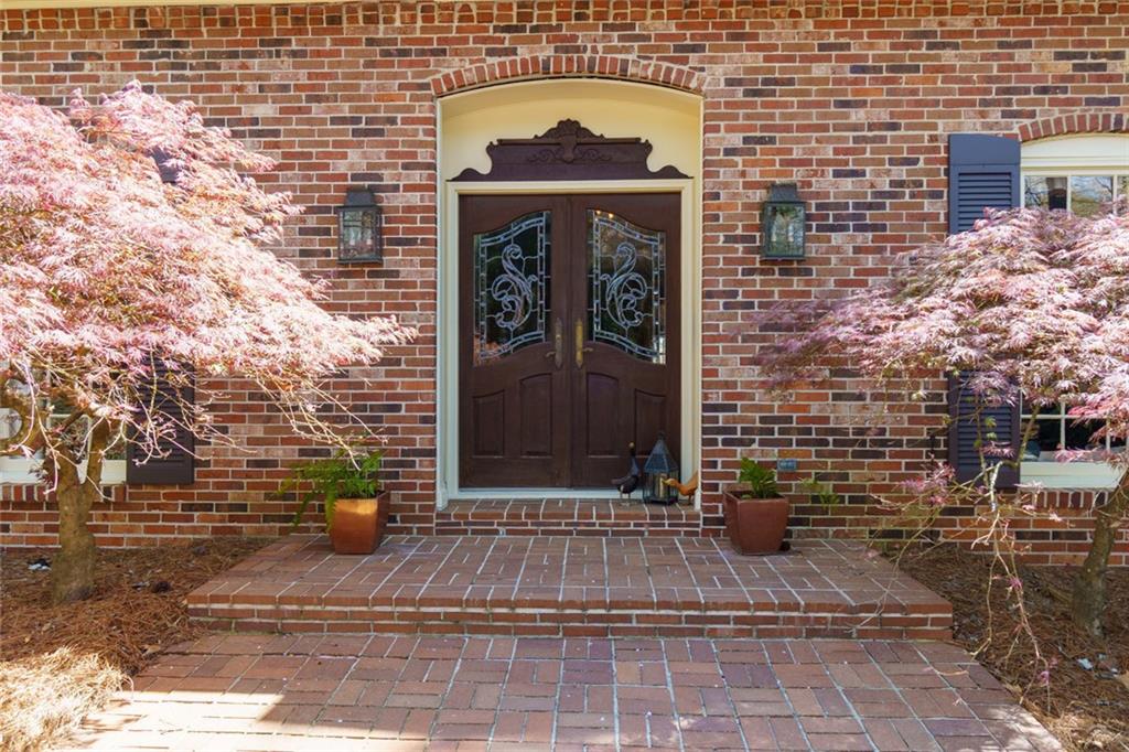 9995 Huntcliff Trace