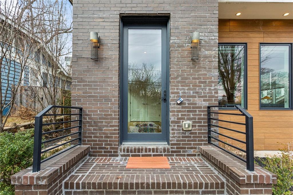 522 Boulevard Place NE 1