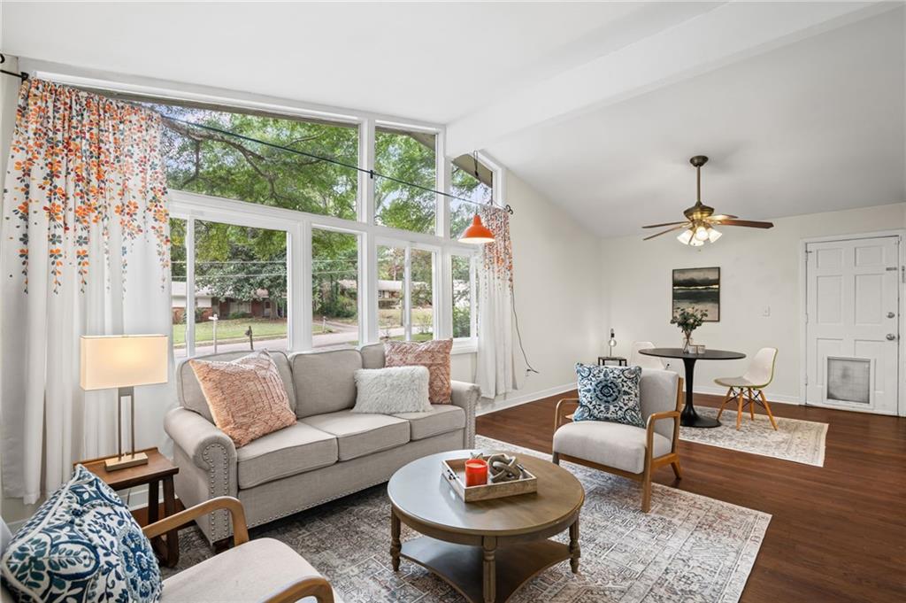 3068 Hollywood Drive