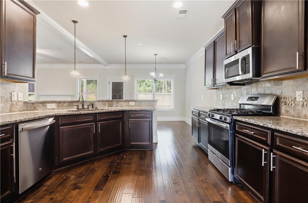 157 Ashbury Circle