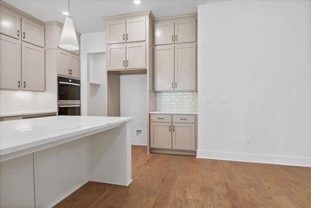 Gainesville, Georgia 30506, United States, 4 Bedrooms Bedrooms, ,4 BathroomsBathrooms,Residential,Active,223216