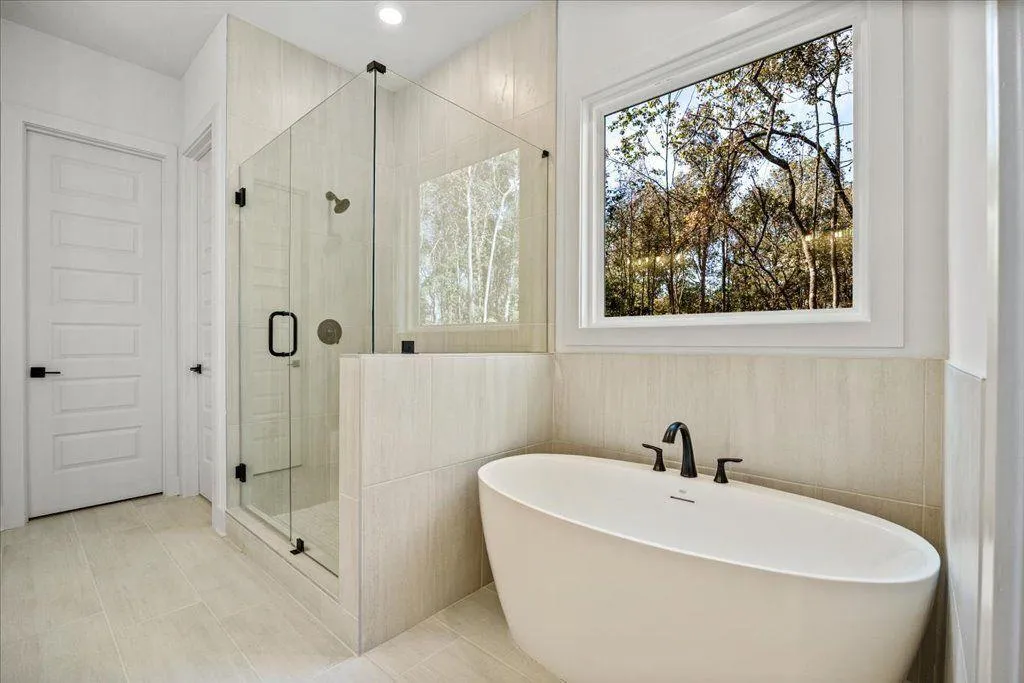 Gainesville, Georgia 30506, United States, 4 Bedrooms Bedrooms, ,4 BathroomsBathrooms,Residential,Active,223216