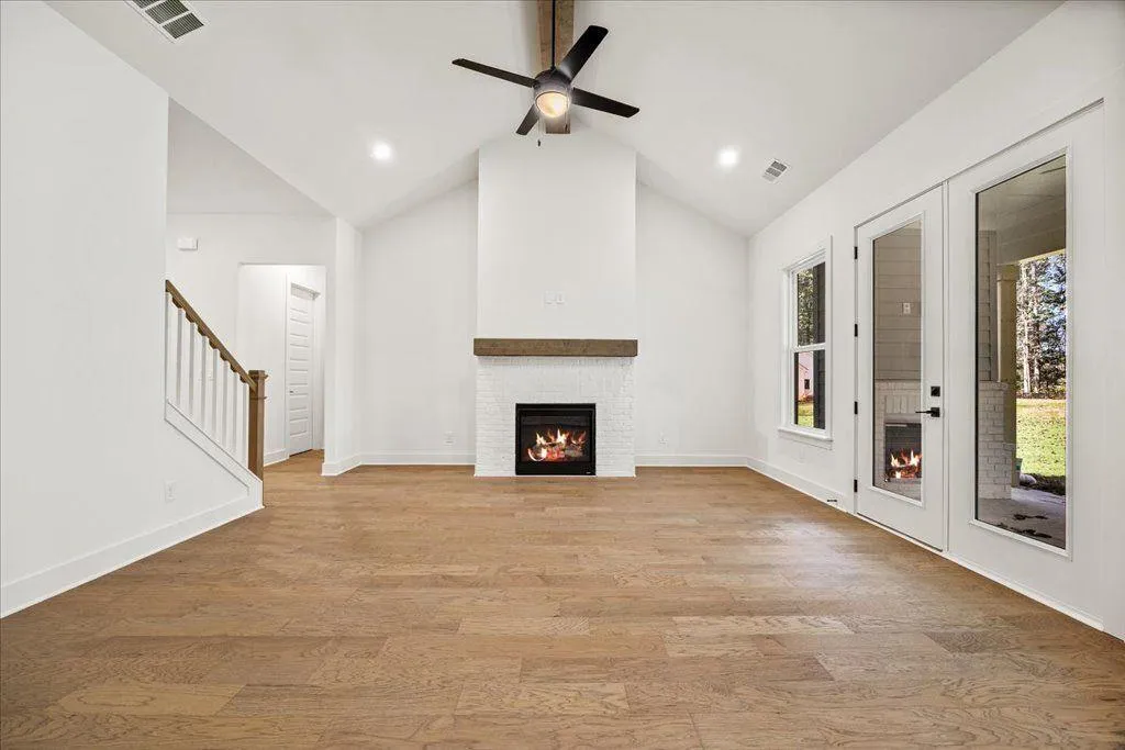 Gainesville, Georgia 30506, United States, 4 Bedrooms Bedrooms, ,4 BathroomsBathrooms,Residential,Active,223216