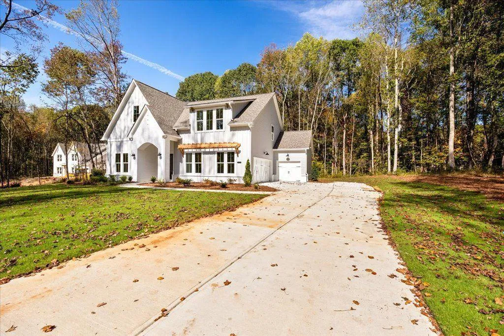 Gainesville, Georgia 30506, United States, 4 Bedrooms Bedrooms, ,4 BathroomsBathrooms,Residential,Active,223216