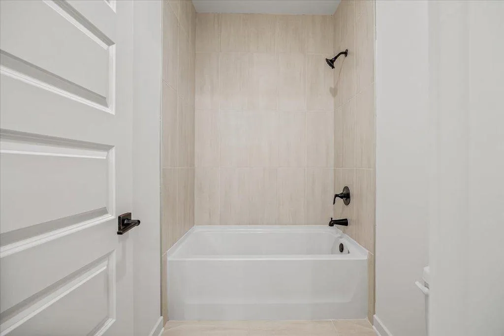 Gainesville, Georgia 30506, United States, 4 Bedrooms Bedrooms, ,4 BathroomsBathrooms,Residential,Active,223216