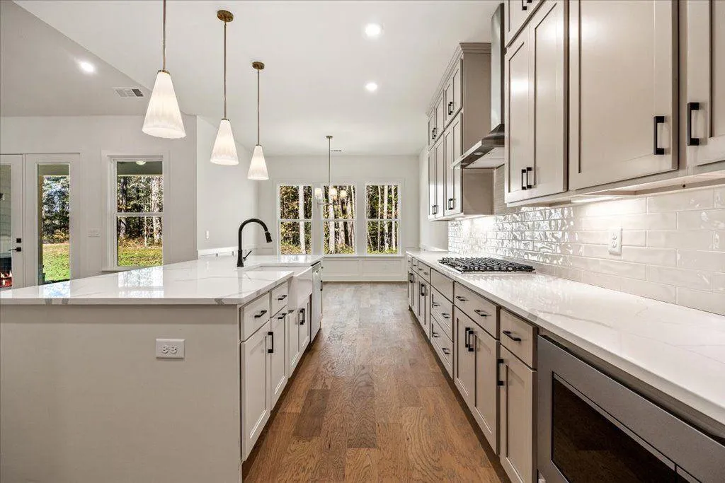 Gainesville, Georgia 30506, United States, 4 Bedrooms Bedrooms, ,4 BathroomsBathrooms,Residential,Active,223216